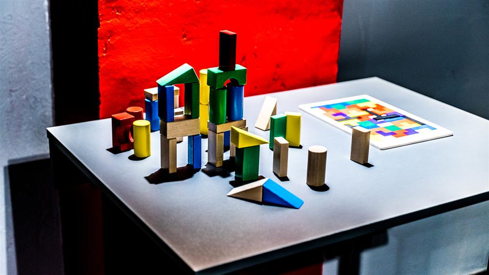 Interactive exhibit table at Illusion Museum Berlin