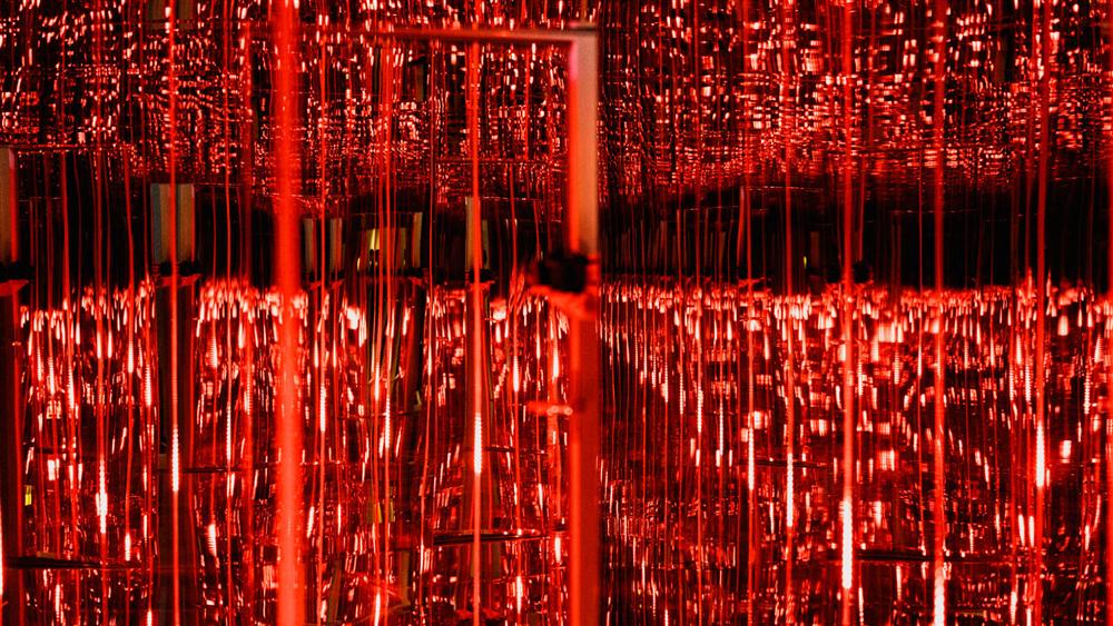 Red infinity light installation at Illusion Museum Berlin